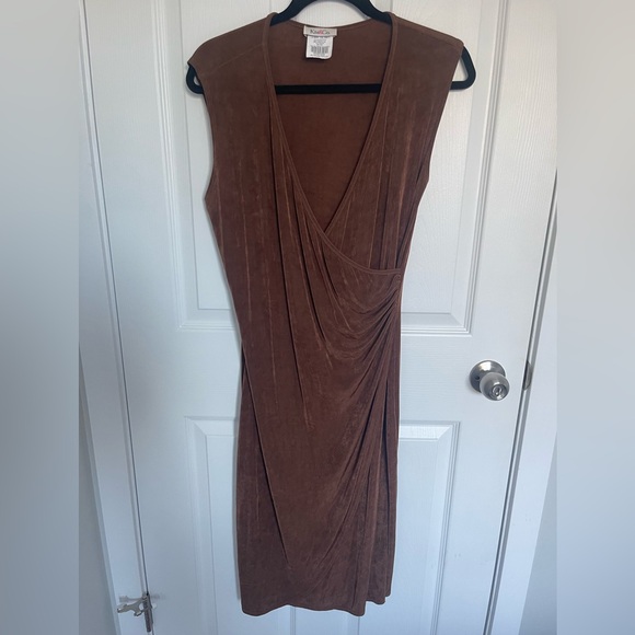 Kim&Co stretchy Elegant Brown Wrap Dress - Picture 9 of 9